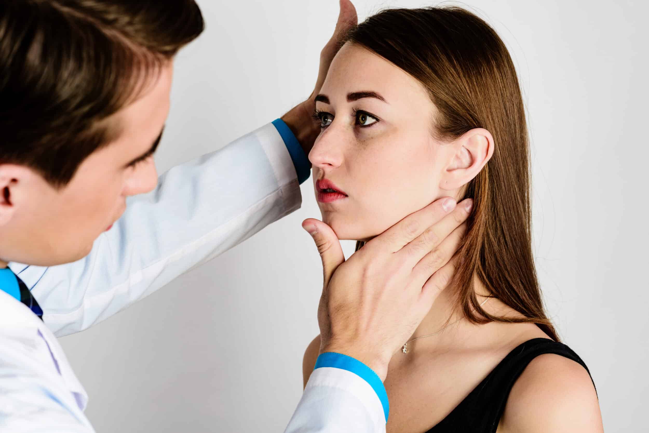 How to Spot the Signs That You May Need a Neck Lift